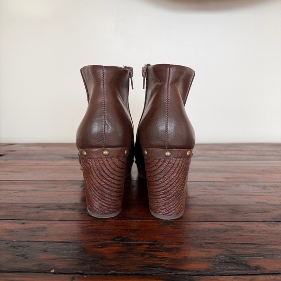 Korks by Kork-Ease Platform Boots. Size 8. - Picture 3 of 11